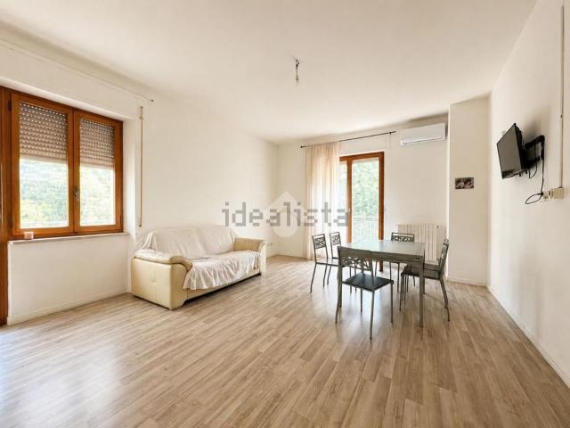 Appartamento in vendita di 126 m² in Via del Giglio, 68