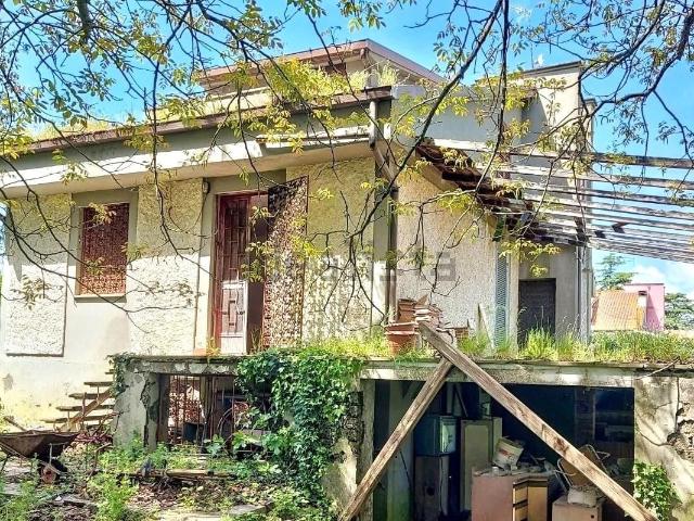 Appartamento in vendita di 126 m² in Via del Quartaccio