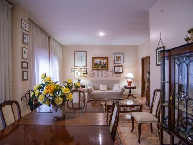 Appartamento in vendita di 126 m² in Via Deruta, 63