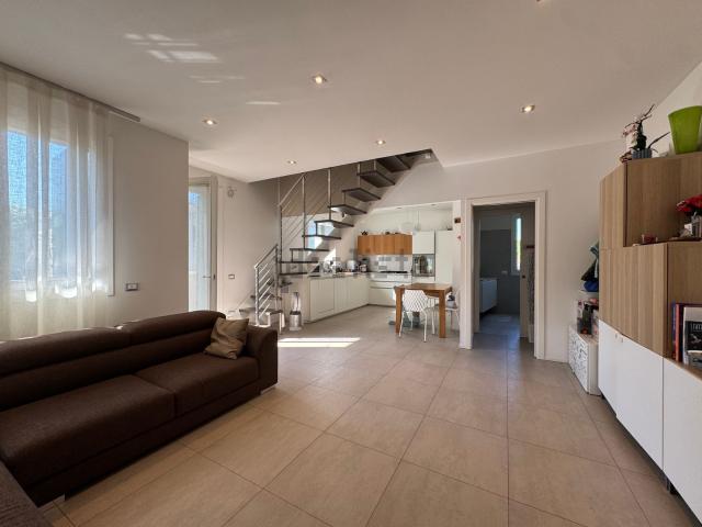 Appartamento in vendita di 126 m² in Via Enrico de Nicola, 11