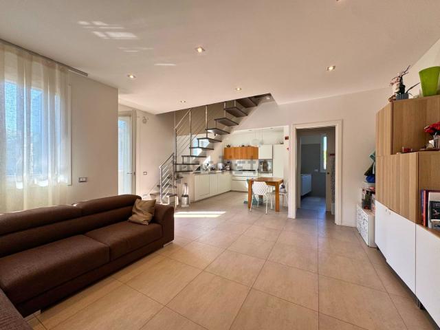 Appartamento in vendita di 126 m² in Via Enrico de Nicola, 11