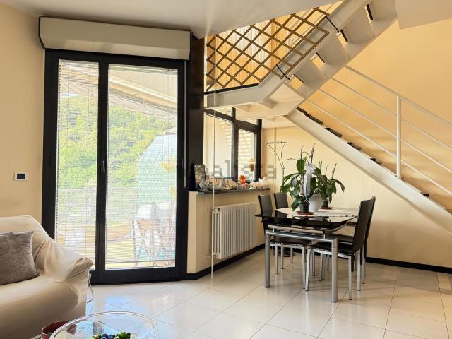 Appartamento in vendita di 126 m² in Via Loreto Alta