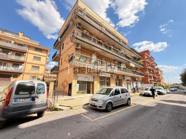 Appartamento in vendita di 126 m² in Via Limbiate, 36