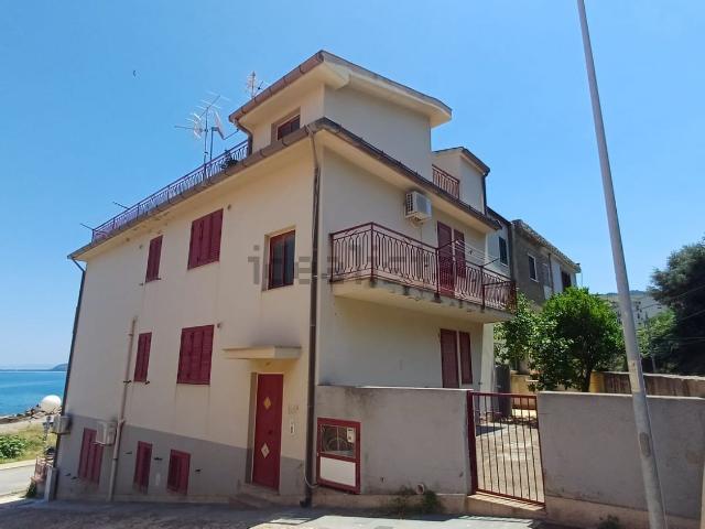 Appartamento in vendita di 126 m² in Via Marina