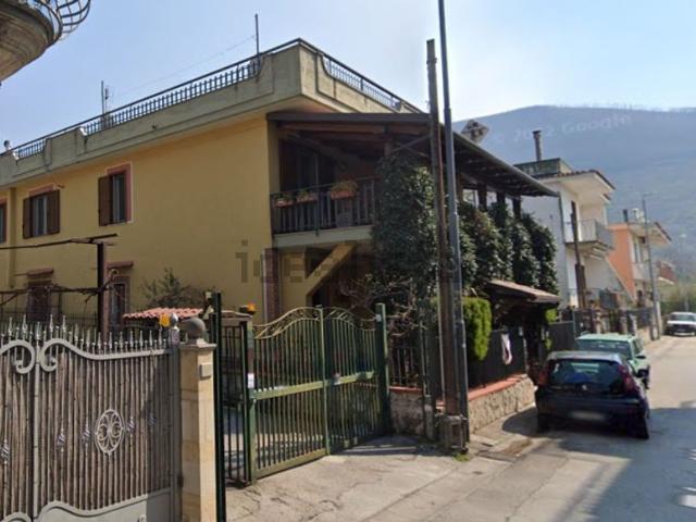 Appartamento in vendita di 126 m² in Via N. Pistelli