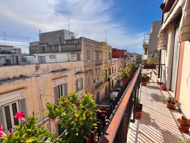 Appartamento in vendita di 126 m² in Via Simone de Brado, 115