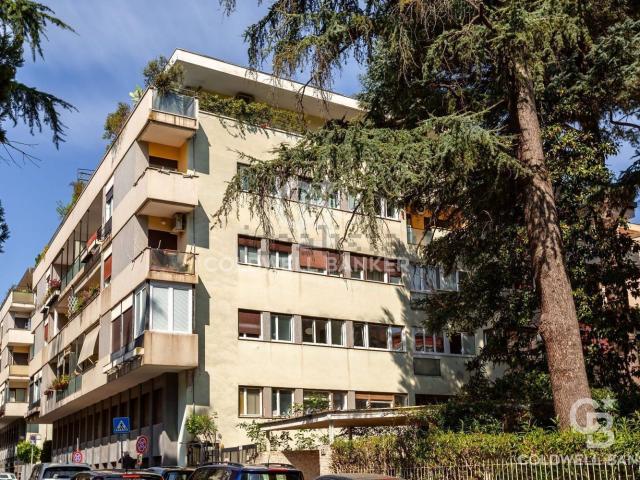 Appartamento in vendita di 126 m² in Via Stefano Jacini