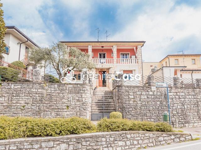 Appartamento in vendita di 126 m² in Via Rovereto