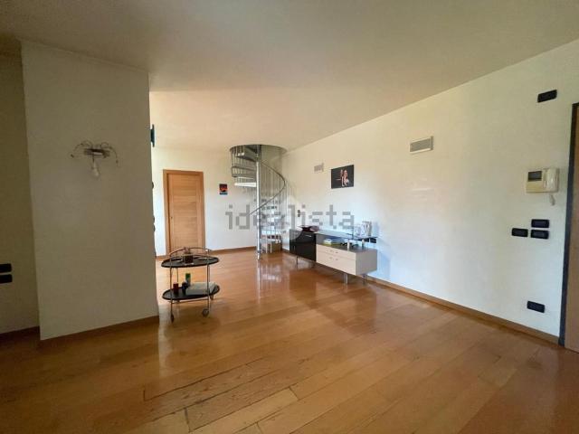 Appartamento in vendita di 126 m² in Via Ramoncello