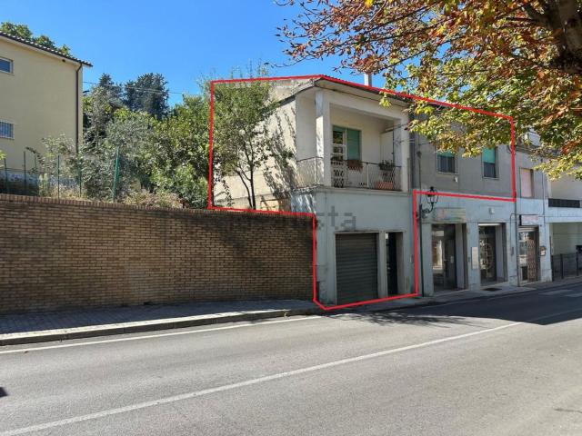 Appartamento in vendita di 126 m² in Via Trieste, 18