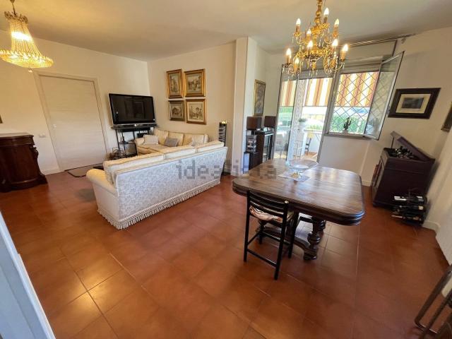 Appartamento in vendita di 126 m² in Via Valbondione, 111