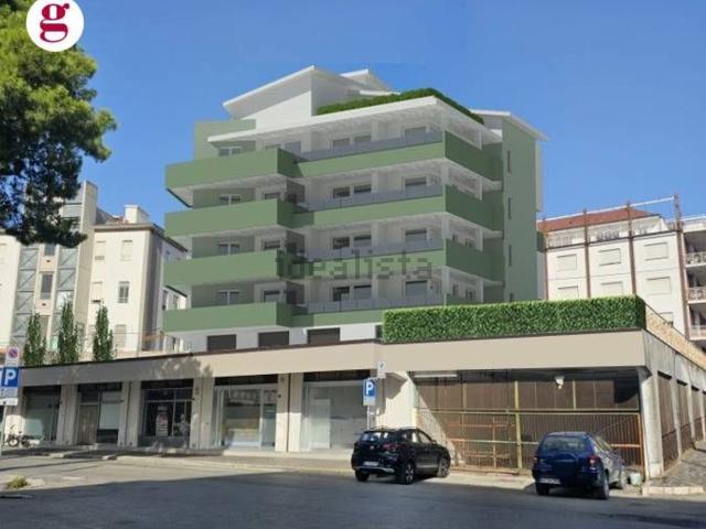 Appartamento in vendita di 126 m² in Via Vittorio Alfieri