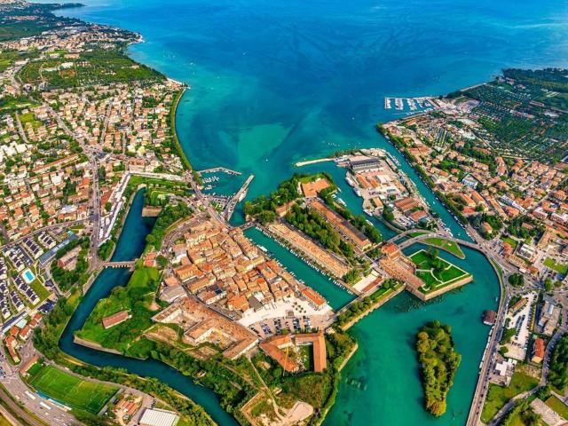 Appartamento in vendita di 126 m² in Viale degli Alpini