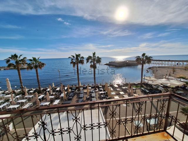 Appartamento in vendita di 126 m² in Lungomare Ammiraglio Thaon de Revel