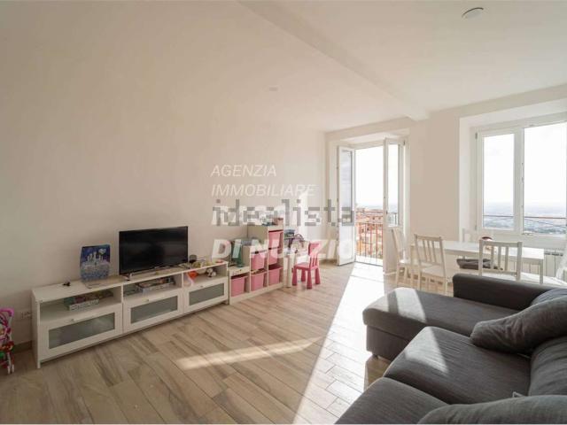Appartamento in vendita di 126 m² in Piazza Monte Grappa, 11