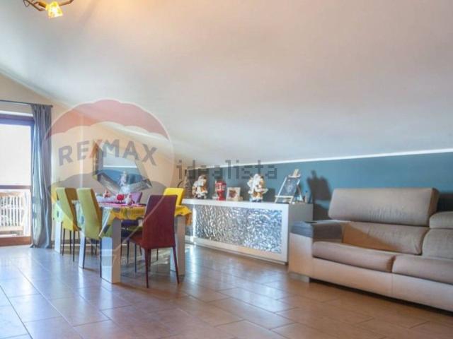 Appartamento in vendita di 126 m² in Strada Statale 538, 35