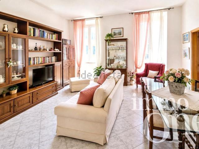 Appartamento in vendita di 127 m² in Via C. Battisti, 35
