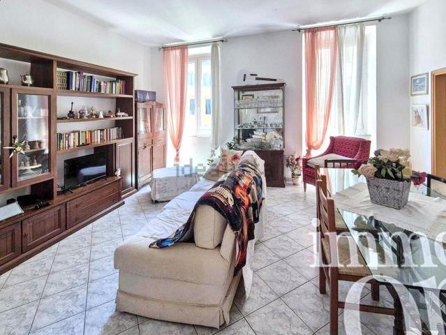 Appartamento in vendita di 127 m² in Via C. Battisti, 35