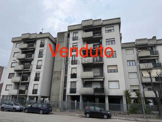 Appartamento in vendita di 127 m² in Via Alcide de Gasperi, 41