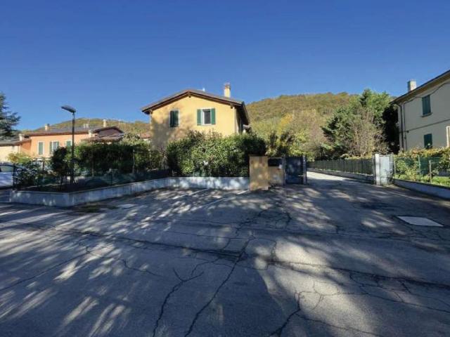 Appartamento in vendita di 127 m² in Via Gastone Rossi