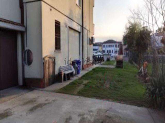 Appartamento in vendita di 127 m² in Via Giuseppe Franceschini