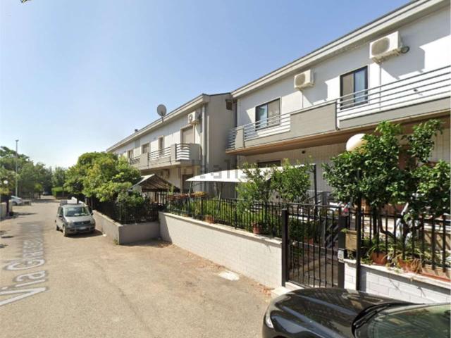 Appartamento in vendita di 127 m² in Via Giacomo Leopardi, 8