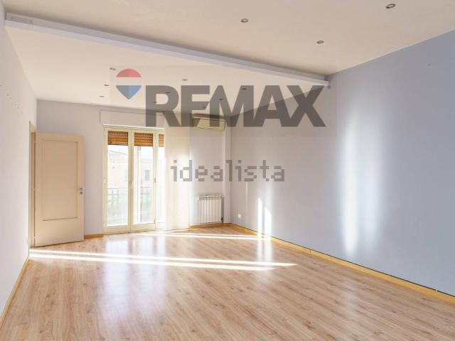 Appartamento in vendita di 127 m² in Via Giacomo Matteotti, 20