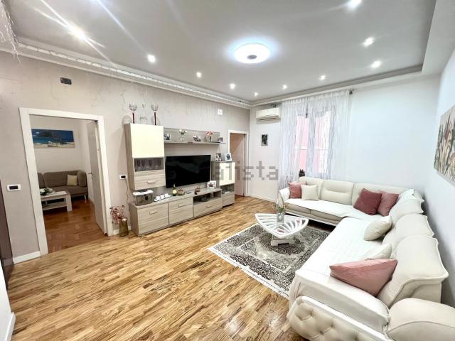 Appartamento in vendita di 127 m² in Via Gian Battista Monti