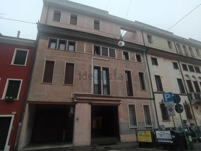 Appartamento in vendita di 127 m² in Via Giovanni Miani, 33