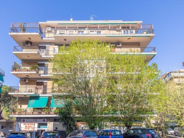 Appartamento in vendita di 127 m² in Via della Magliana Nuova, 270