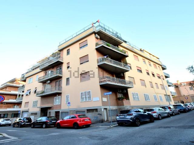 Appartamento in vendita di 127 m² in Via di Vigna Jacobini, 29