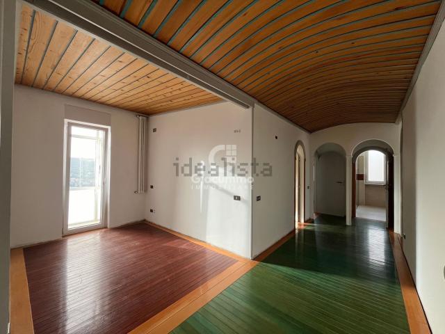 Appartamento in vendita di 127 m² in Via Due Torri