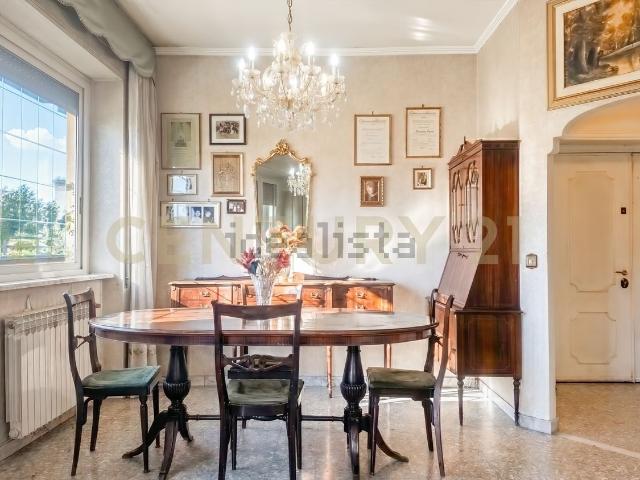 Appartamento in vendita di 127 m² in Via Efrem Reatto, 4