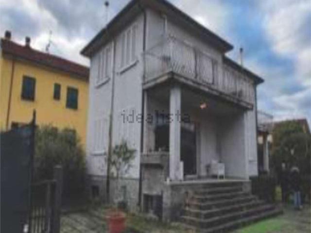 Appartamento in vendita di 127 m² in Via F. Petrarca, 12