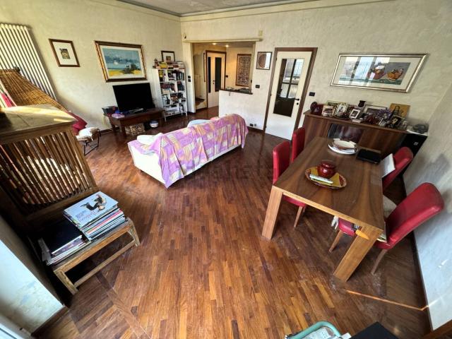 Appartamento in vendita di 127 m² in Via Fausto Simonetti