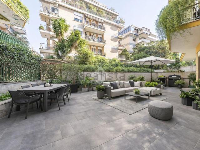 Appartamento in vendita di 127 m² in Via Isidoro del Lungo, 28