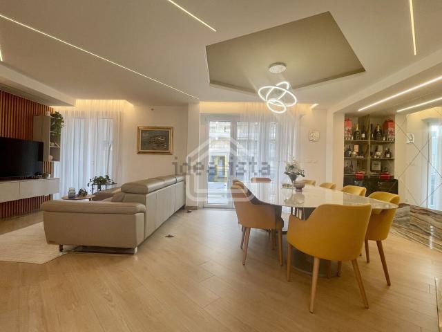Appartamento in vendita di 127 m² in Via Latisana, 37