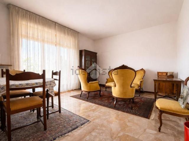 Appartamento in vendita di 127 m² in Via Monte Grappa, 5