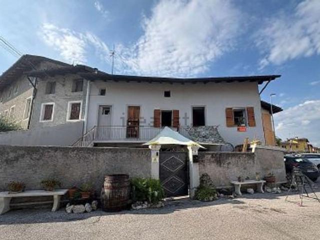 Appartamento in vendita di 127 m² in Via Monte Grappa, 82