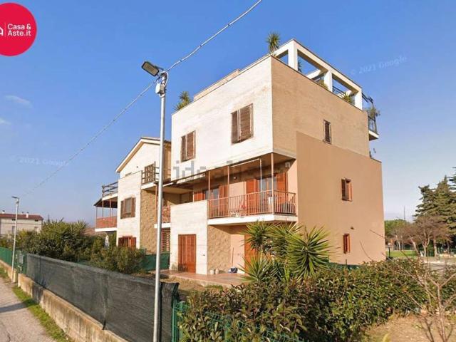Appartamento in vendita di 127 m² in Via Martiri delle Foibe, 22