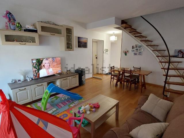 Appartamento in vendita di 127 m² in Via P. Crotta