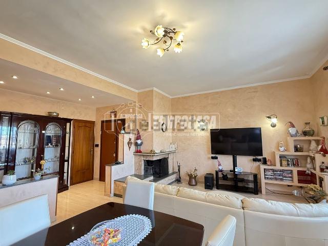 Appartamento in vendita di 127 m² in Via Rovato, 60