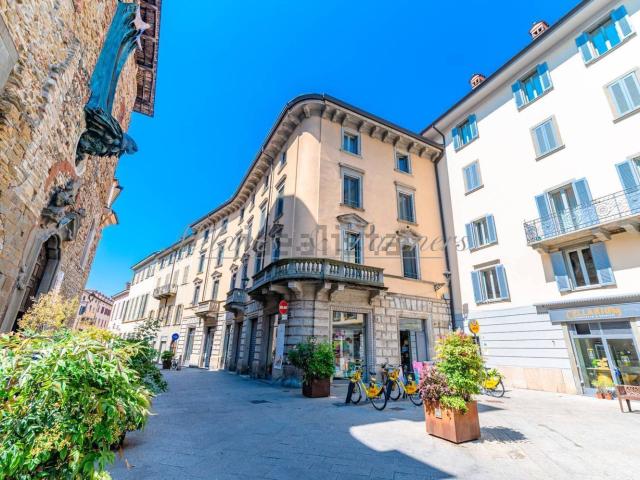 Appartamento in vendita di 127 m² in Via Torquato Tasso, 145
