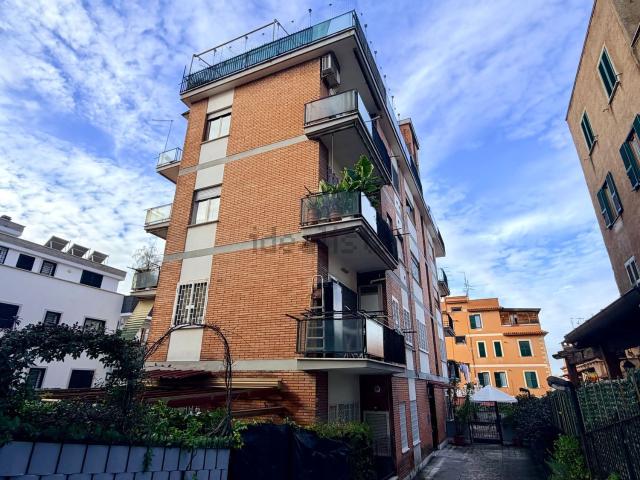 Appartamento in vendita di 127 m² in Viale Alessandrino, 505