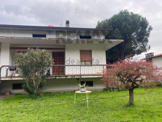 Appartamento in vendita di 127 m² in Vicolo San Celestino