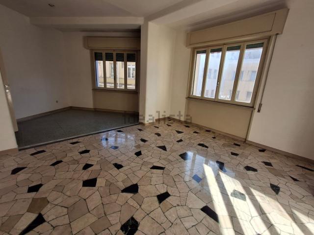 Appartamento in vendita di 127 m² in Corso Cornelio Tacito