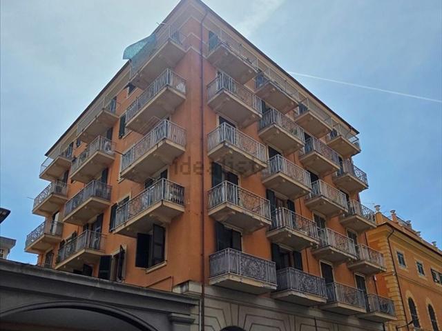 Appartamento in vendita di 127 m² in Corso Giuseppe Garibaldi, 71