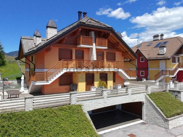 Appartamento in vendita di 128 m² in Via Colle del Sole, 87