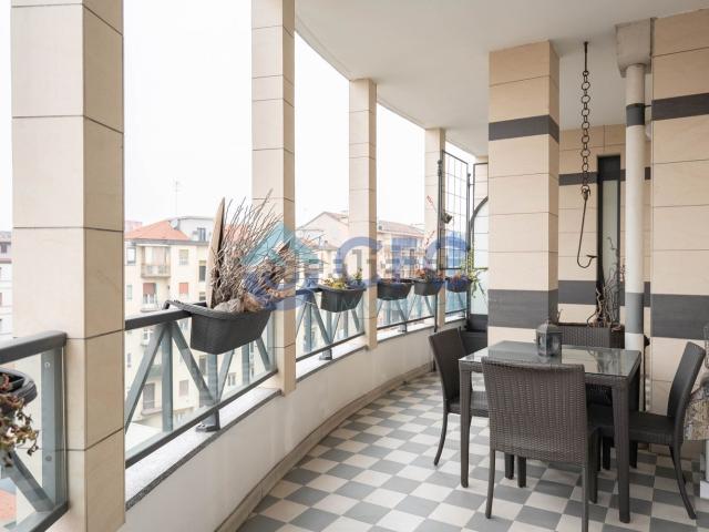 Appartamento in vendita di 128 m² in Via Cardinale Mezzofanti, 10