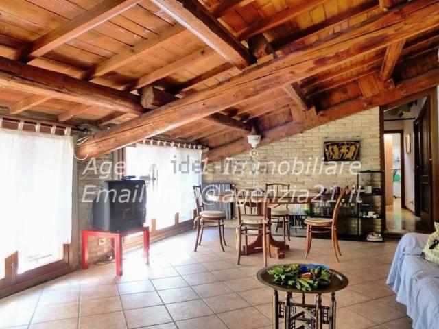 Appartamento in vendita di 128 m² in Via Carlo Mayr